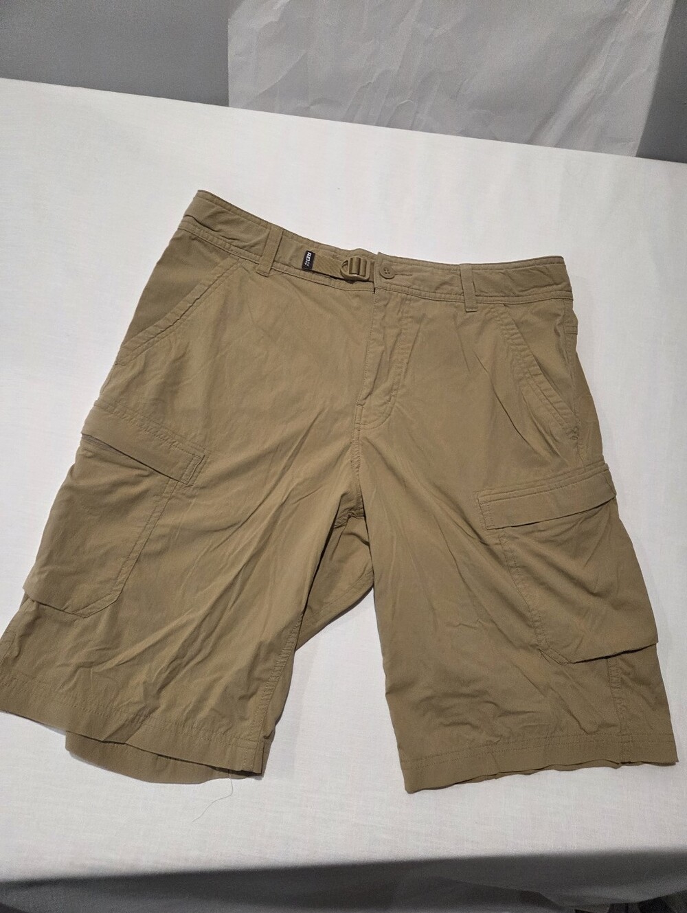 REI Men's Khaki Relaxed Cargo Shorts Size 34
